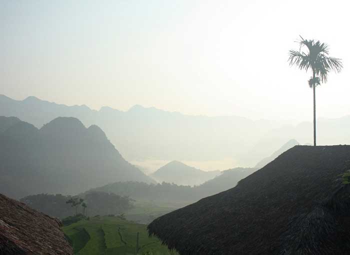 kho muong valley morning